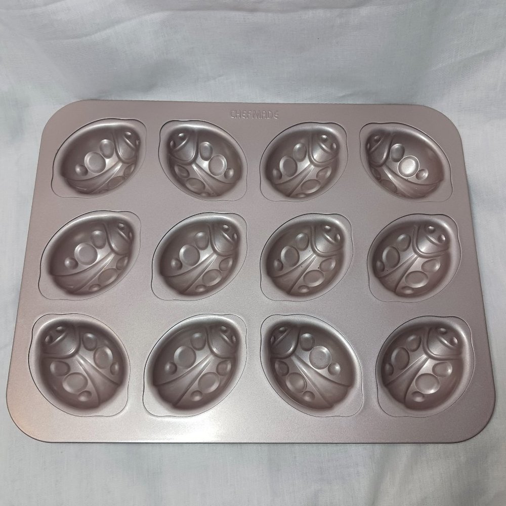 Chefmate  12 Beetle Cake Pan